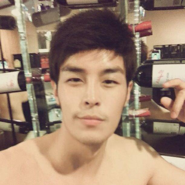 พี่ปารค์คุง หล่อมากกกก