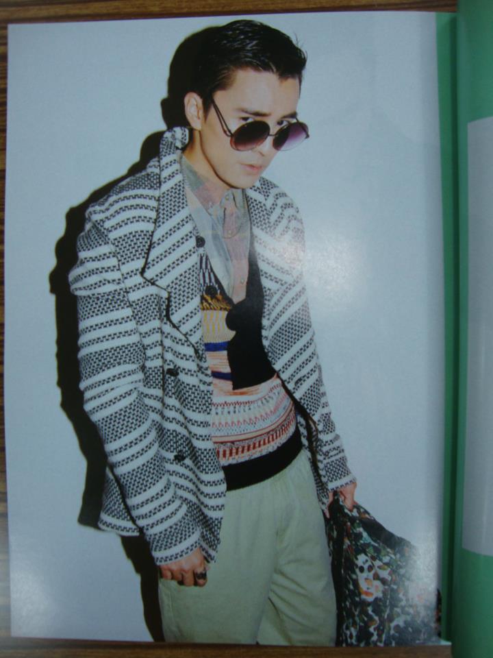หนุ่มธันวา ถ่ายแบบ