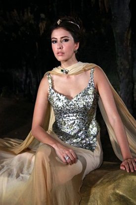 ละครใหม่ มณีสวาท