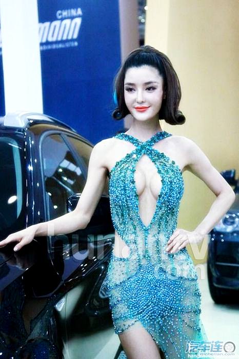 เดรสเพชร ระเบิดเต้า นางแบบจีน