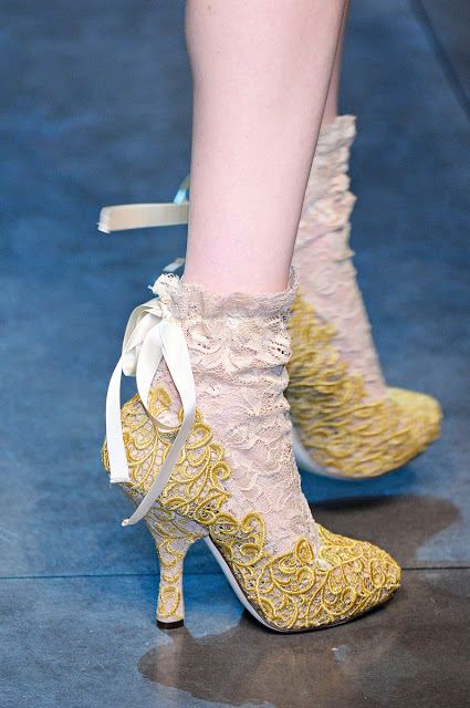 แฟชั่นสุดหรู สไตล์บารอค(Baroque) จาก Dolce&Gabbana