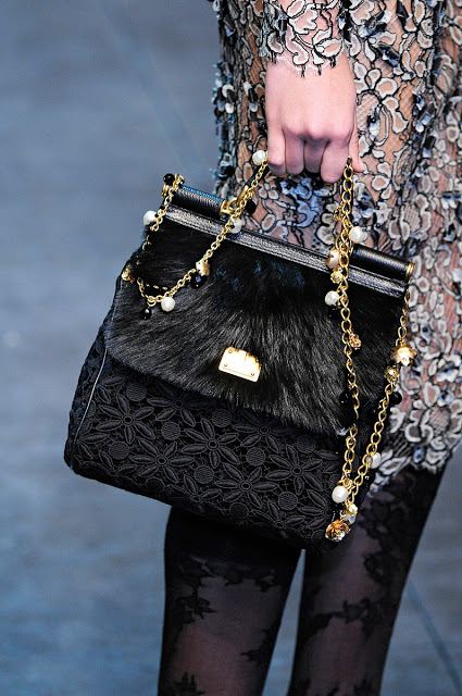 แฟชั่นสุดหรู สไตล์บารอค(Baroque) จาก Dolce&Gabbana