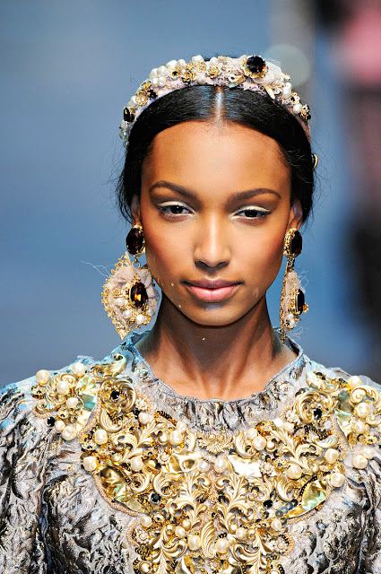 แฟชั่นสุดหรู สไตล์บารอค(Baroque) จาก Dolce&Gabbana