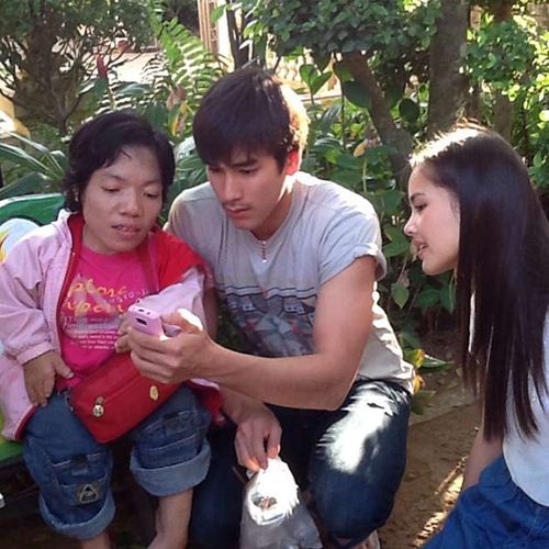 ณเดชน์ ปลื้ม ญาญ่า ซื้อเสื้อ HBD