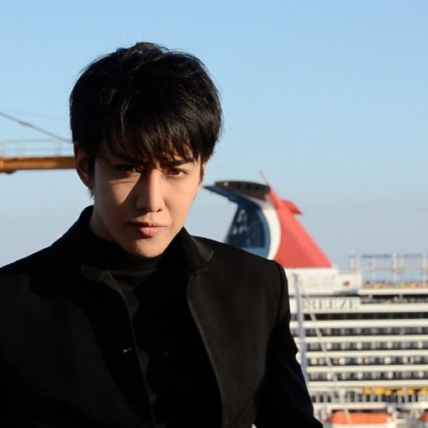 ไมค์ พิรัช หนุ่มฮอต