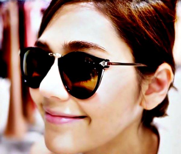 ดารา กับแว่นตา สุดเทห์..
