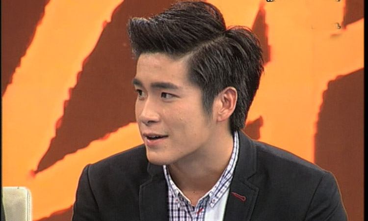 ลืมไปเลยว่าเคยอ้วน เจ้าชายอาเล็ก ใส่ชุดเจ้าชายก็เหมื่อนม้ากน่าเอาไปแสดงละครพื้นบ้านนะ