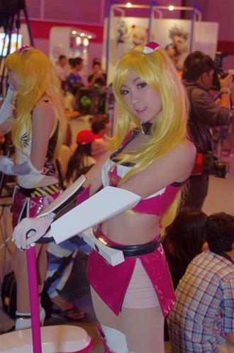 สวยใส พริตตี้จาก Thailand Game Show 2013