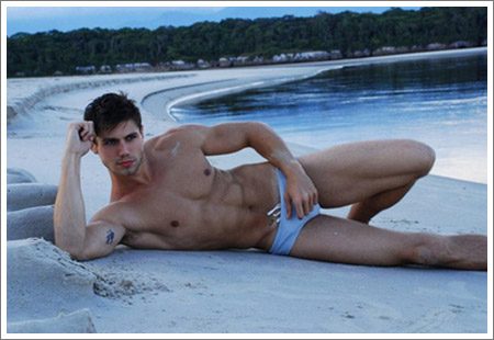 หุ่นเฟิร์ม แบบ Jonas Sulzbach