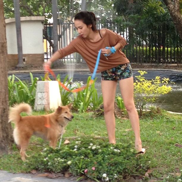 อั้ม พัชรภา เธอคือ "ซุปตาร์" ที่" ขาสวย" มั่กๆๆ