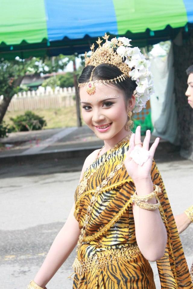 สาวพิษณุโลก น้องเพลง