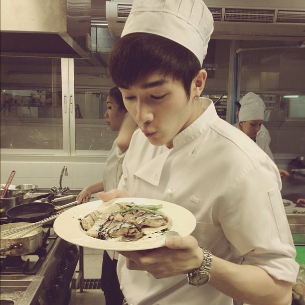 บูรณ์ The Star9