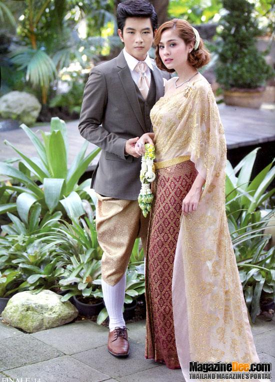 ขวัญ อุษามณี ในชุดไทย