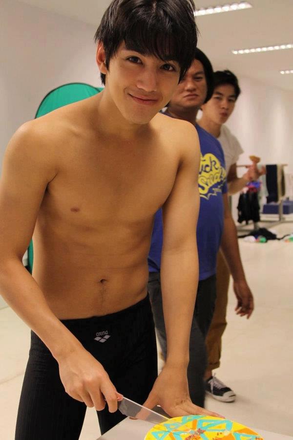 พ่อหนุ่ม หุ่นฟิน 19 !!