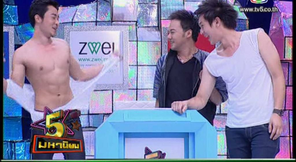 หน้าท้องแบนราบ เนื้อแน่นๆ แชบ ห้า มหานิยมครับ