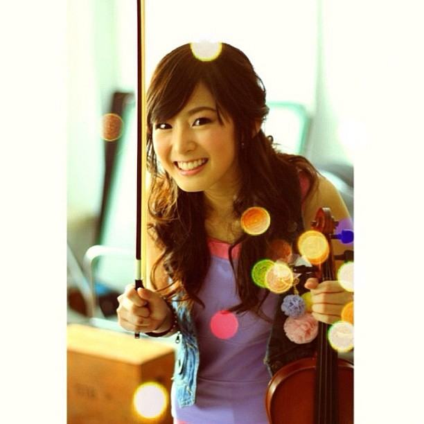 มายด์ วิรพร สาวน้อยน่ารักสดใส หรือ น้ำขิง  น้องใหม่ร้ายบริสุทธิ์