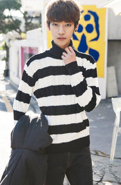 แฟชั่น ดูดีด้วยเสื้อคอเต่า อบอุ่นสำหรับ คุณผู้ชาย