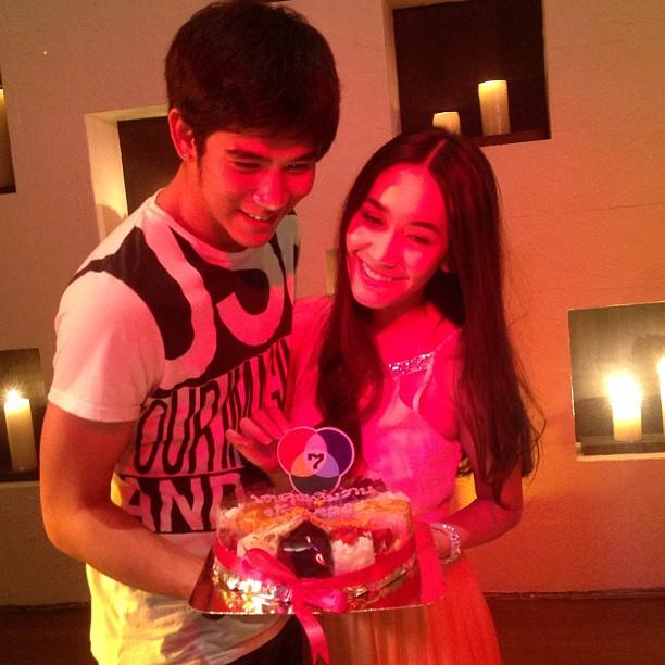 เก็บตก ภาพ ปิดกล้อง หยกเลือดมังกร ฉลอง เรดติ้ง ทลุ เพดาน 21.7 (กทม 14.6// ตจว 23.0 ) ทำลาย สถิติ tv