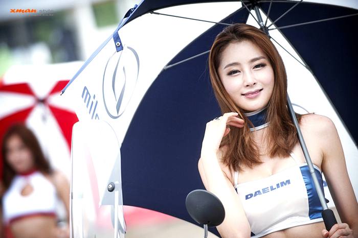 ขาวใส เพรียวลม ร่มสวย