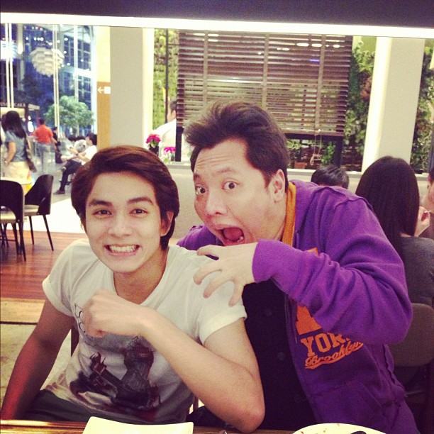 มดดำกับดาราหนุ่มสุดหล่อ