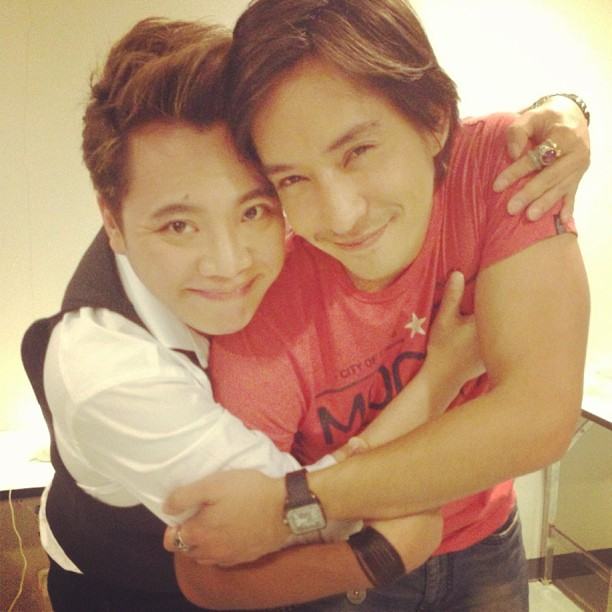 มดดำกับดาราหนุ่มสุดหล่อ