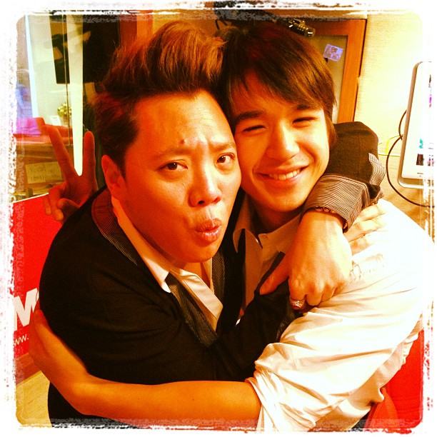 มดดำกับดาราหนุ่มสุดหล่อ