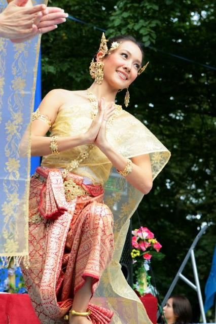 นุ่น วรนุช ชุดไทย ภาค 2