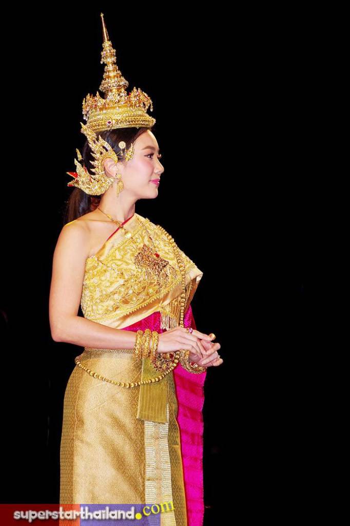 นุ่น วรนุช ชุดไทย ภาค 2