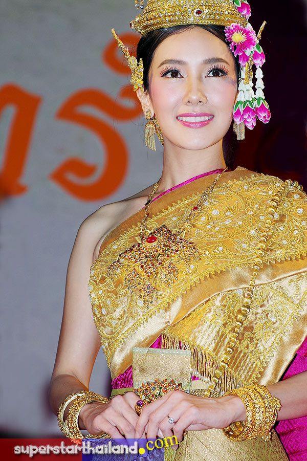 นุ่น วรนุช ชุดไทย ภาค 2