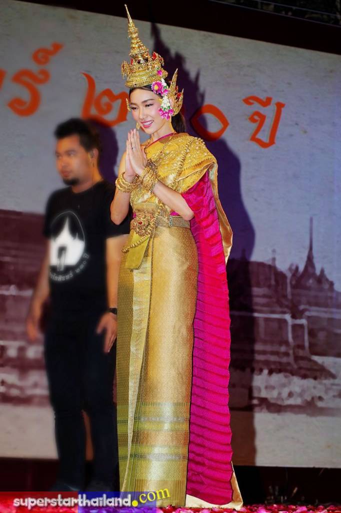 นุ่น วรนุช ชุดไทย ภาค 2