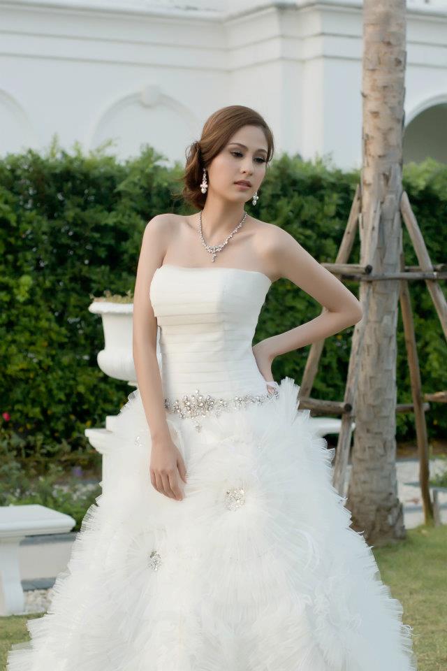 แฟชั่นชุดแต่งงาน จาก ขวัญ อุษามณี