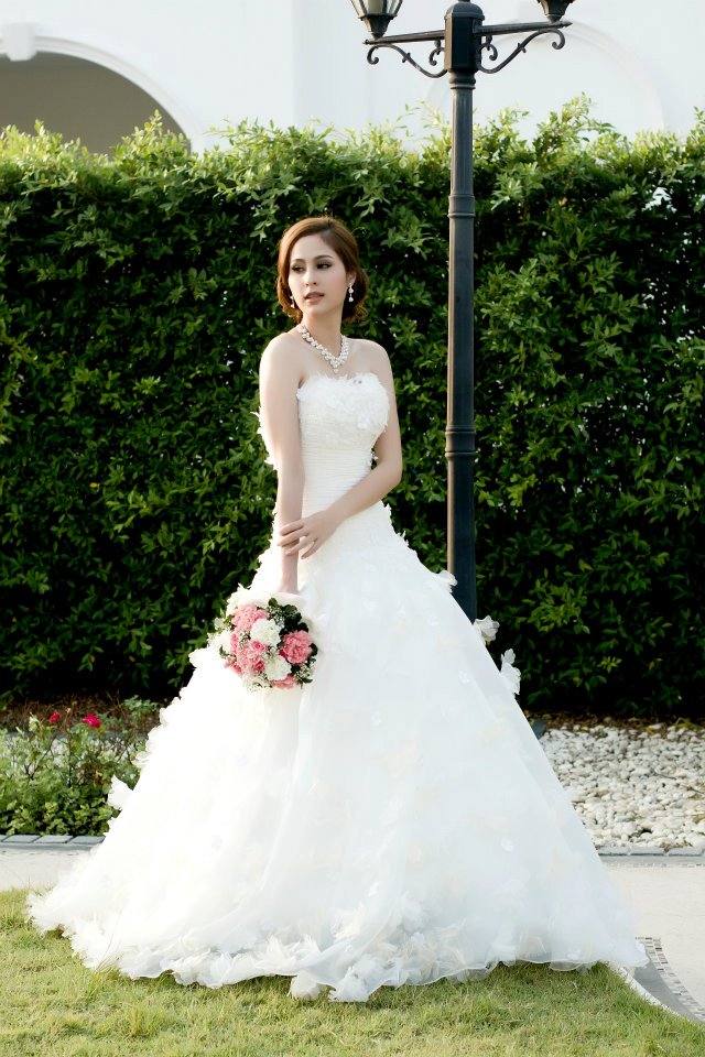 แฟชั่นชุดแต่งงาน จาก ขวัญ อุษามณี