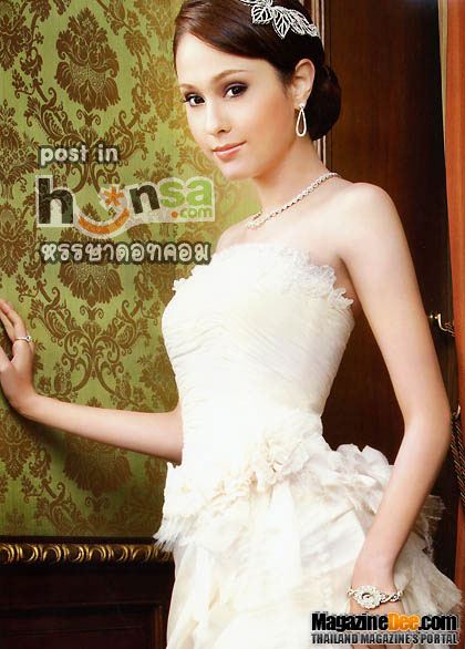แฟชั่นชุดแต่งงาน จาก ขวัญ อุษามณี
