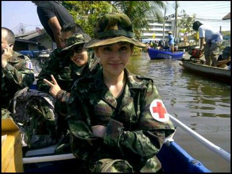 ร.ท. หญิงชโลธร ชัยชมภู