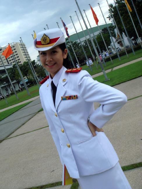 ร.ท. หญิงชโลธร ชัยชมภู