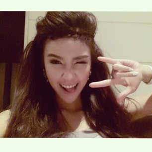กิ๊กสาวหน้าหวานจากรั้ว มข.