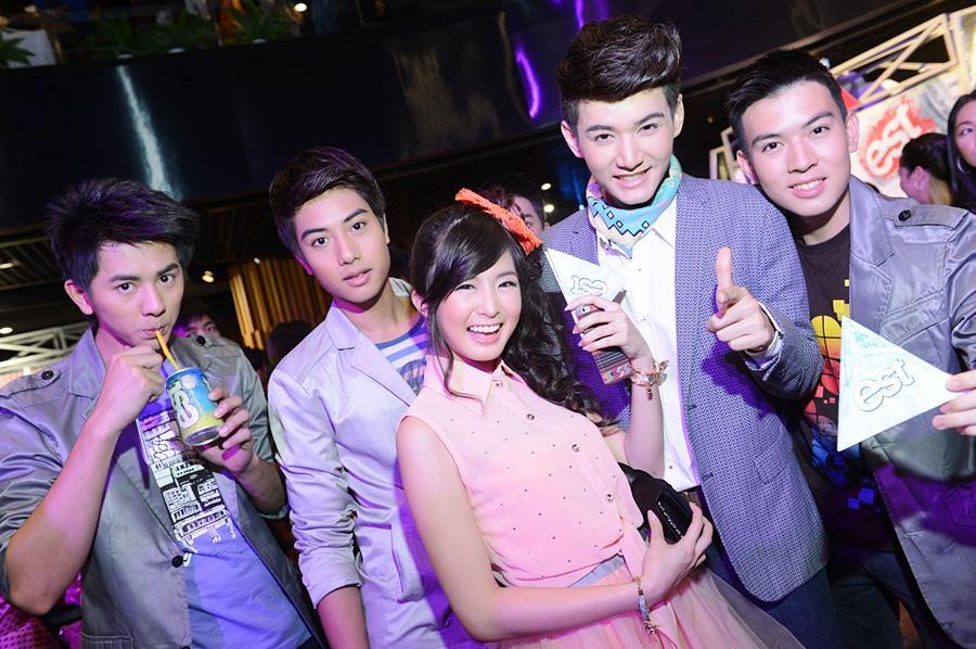 est เปิดปาร์ตี้รวมพลไอดอลวัยทีน