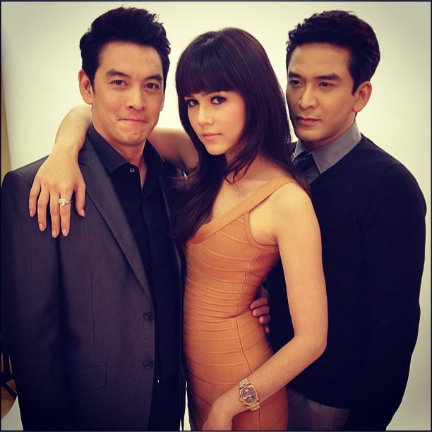ชมพู่ อารยา ฟิตติ้งละครทรายสีเพลิง