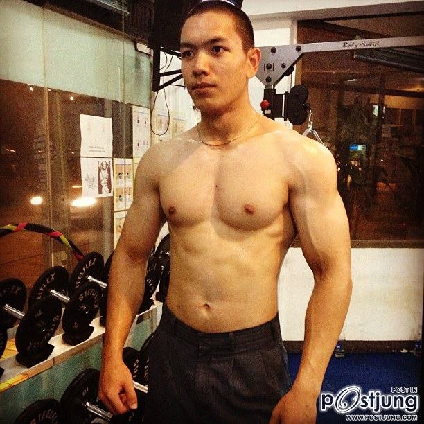 วัยรุ่นสมัยนี้ ต้องหุ่นล่ำ หุ่นดี
