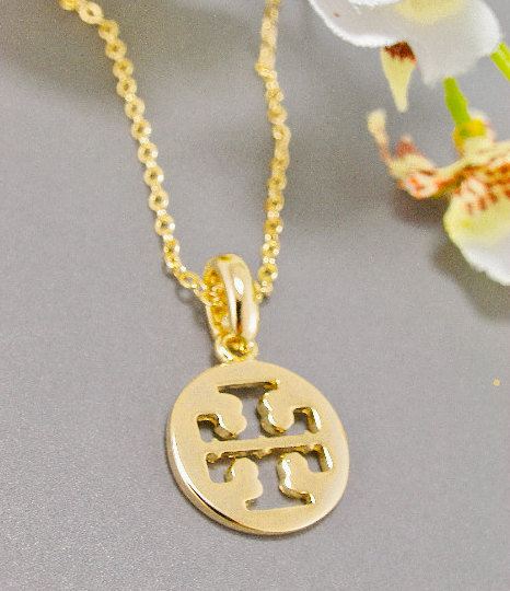 Tory Burch  แฟชั่นแบรนด์นี้ กำลังมาแรง !!