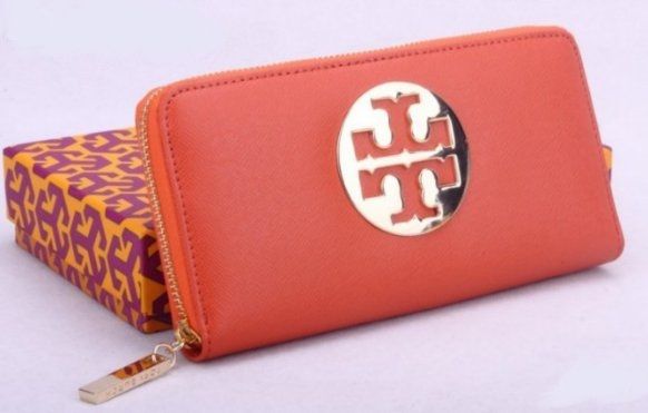 Tory Burch  แฟชั่นแบรนด์นี้ กำลังมาแรง !!