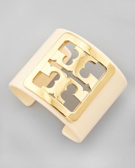 Tory Burch  แฟชั่นแบรนด์นี้ กำลังมาแรง !!