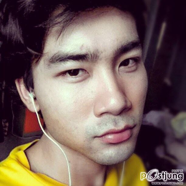 หนุ่มหล่อจาก  Instagram