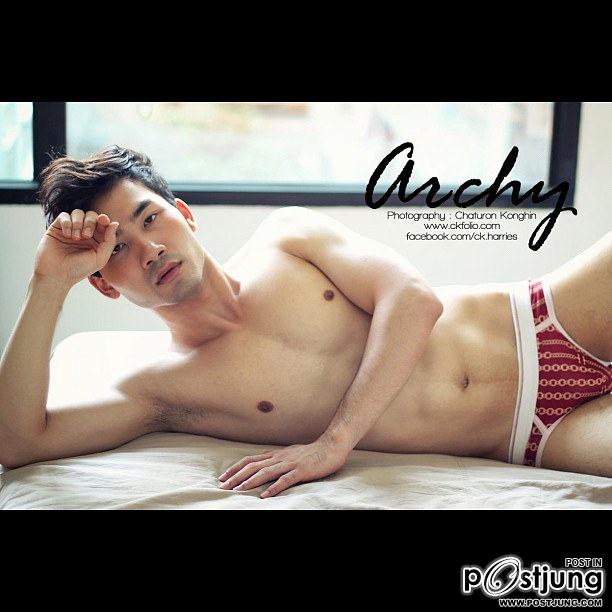 หนุ่มหล่อจาก  Instagram