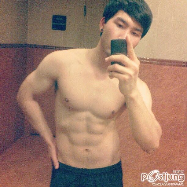 หนุ่มหล่อจาก  Instagram