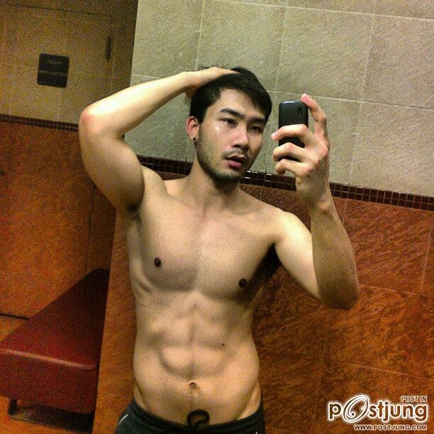 หนุ่มหล่อจาก  Instagram