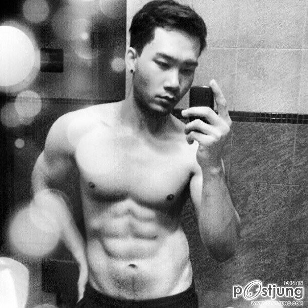 หนุ่มหล่อจาก  Instagram