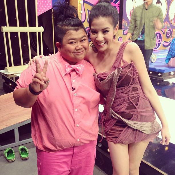 อัพเดท"ใบเตย"อาร์สยาม กับแฟชั่นเบาๆสั้นเสมอหู
