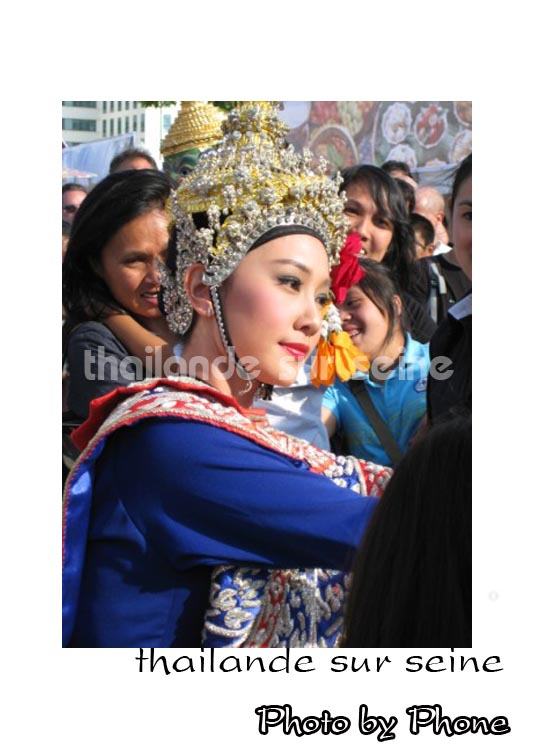 วัดกันไปเลย นุ่น วรนุช และ แอ๊ฟ ทักษอร ใครสวมชุดไทยได้สวยที่สุด