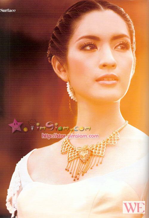 วัดกันไปเลย นุ่น วรนุช และ แอ๊ฟ ทักษอร ใครสวมชุดไทยได้สวยที่สุด